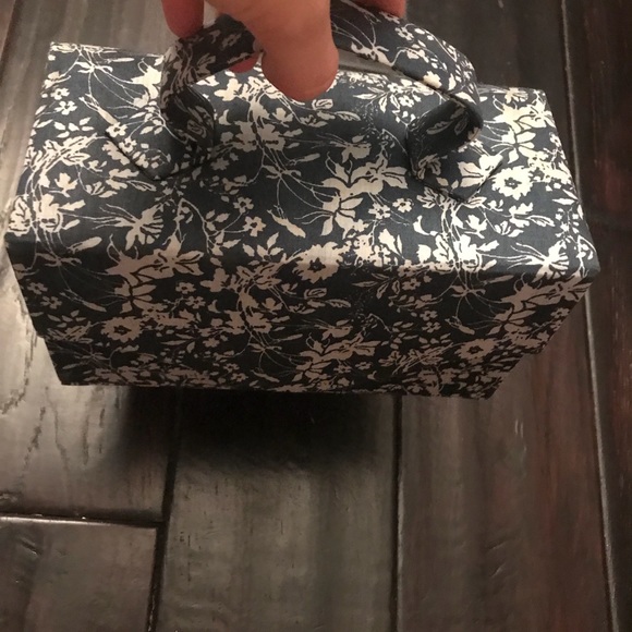 Sold🌷 - Picture 3 of 8